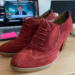 Tommy Hilfiger Oxfords